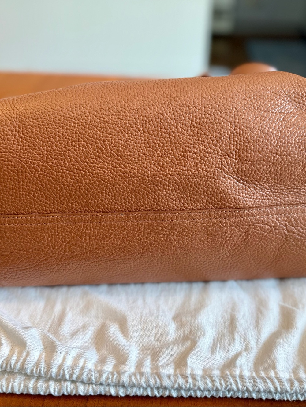 Cuyana Classic Structured Tote in Caramel - Picture 5 of 14